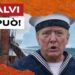 Nave antica. Donald Trump vestito da marinaio in primo piano