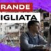 Quartiere bombardato. Victor Orban urla verso Volodymyr Zelensky in primo piano