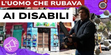 Scorcio di paese argentino. Javier Milei con la motosega in primo piano