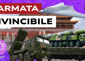 Mezzi militari e armi cinesi con Mao Tse Tung sullo sfondo