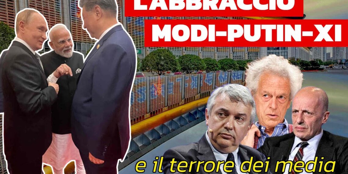 Panorama di Tianjin. A sinistra Vladimir Putin, Narendra Modi e Xi Jinping conversano amabilmente. A destra Maurizio Molinari, Federico Rampini e Alessandro Sallusti con espressioni perplesse