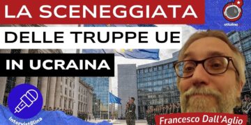 Truppe schierate davanti al parlamento europeo. Francesco dall'Aglio in primo piano