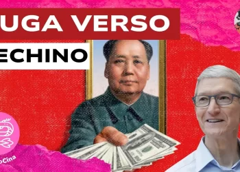 Mao Tse Tung con un mazzetto di dollari in mano e Tim Cook in primo piano