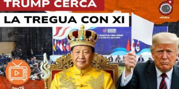 Summit ASEAN. Xi Jinping vestito da imperatore e Donald Trump in primo piano