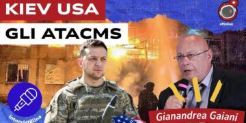 Casa bombardata. Volodymyr Zelensky e Gianandrea Gaiani in primo piano