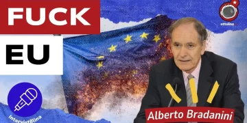 Bandiera dell'Ue bruciata. Alberto Bradanini in primo piano