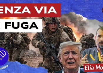Scenario di guerra con esplosioni e soldati. Elia Morelli in primo piano