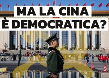 Sede del governo cinese. Militare cinese in primo piano