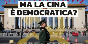 Sede del governo cinese. Militare cinese in primo piano