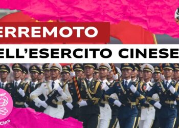 Parata di militari cinesi