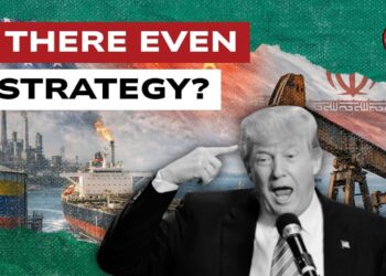 Simboli dell'economia e della strategia USA. Donald Trump in primo piano