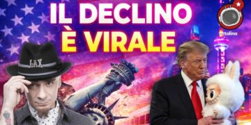 Bandiera USA con simbologie di declino a sinistra. A destra magnificenza cinese. In primo piano J-ax e Donald Trump che abbraccia un Labubu