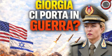 A sinistra le bandiere di USA e Israele. In centro tre missili in volo. A destra Giorgia Meloni in divisa militare