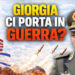 A sinistra le bandiere di USA e Israele. In centro tre missili in volo. A destra Giorgia Meloni in divisa militare