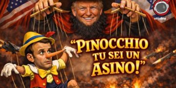 Donald Trump burattinaio regge i fili della marionetta di Emmanuel Macron vestito da Pinocchio