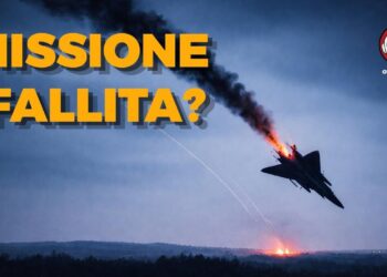 Aereo da guerra cade in picchiata