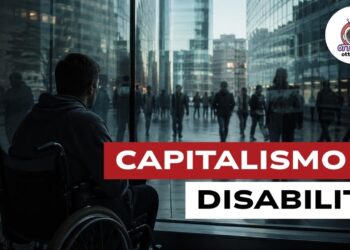 Disabile guarda le persone camminare da dietro un vetro