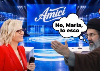 Studio televisivo di Amici. Maria de Filippi e Mojitaba Khamenei in primo piano