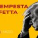 Donald Trump con la mano sulla fronte in primo piano