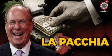 Sagoma dell'Italia trasformata in bancomat. Larry Fink in primo piano