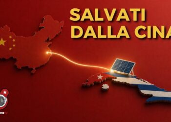 Sagoma della Cina manda un raggio di luce verso la sagoma di Cuba con pannelli fotovoltaici