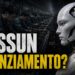 Operai cinesi al lavoro in fabbrica e una AI androide