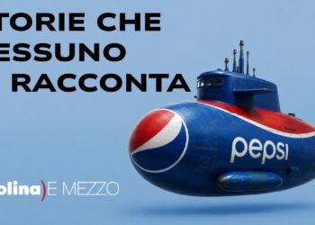 Sottomarino con scritta e colori della Pepsi Cola