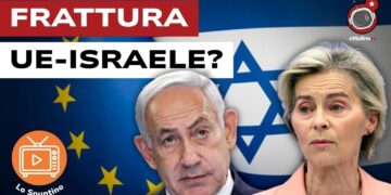 Benjamin Netanhyau e Ursula von der Leyen. Sullo sfondo le bandiere dell'Ue e di Israele