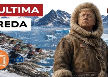 Donald Trump vestito da eschimese. Sullo sfondo un paesaggio groenlandese