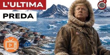 Donald Trump vestito da eschimese. Sullo sfondo un paesaggio groenlandese