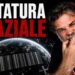 Immagine della Terra con un codice a barre. Giuliano Marrucci si mangia le mani in primo piano