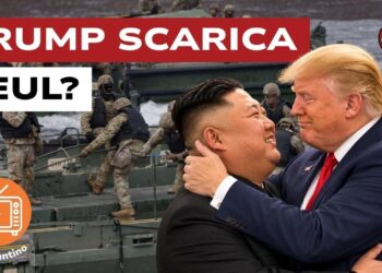Operazione di guerra in mare. Kim Jong-un e Donald Trump si abbracciano in primo piano