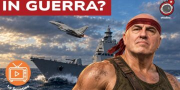 Aereo e nave da guerra. Guido Crosetto in versione Rambo in primo piano
