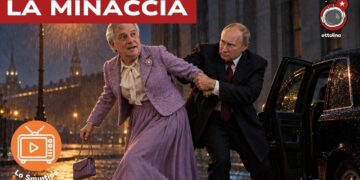 Antonio Tajani vestito da vecchia signora viene rapito da Vladimir Putin
