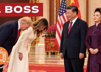 Donald e Melania Trump si inchinano davanti a Xi Jinping e sua moglie