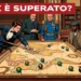 Illustrazione che rappresenta persone potenti che giocano a biliardo sulla mappa del mondo