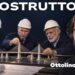Xi Jinping, Vladimir Putin e Narendra Modi vestiti da cantiere costruiscono il modellino di un ponte. Davide Martinotti in primo piano